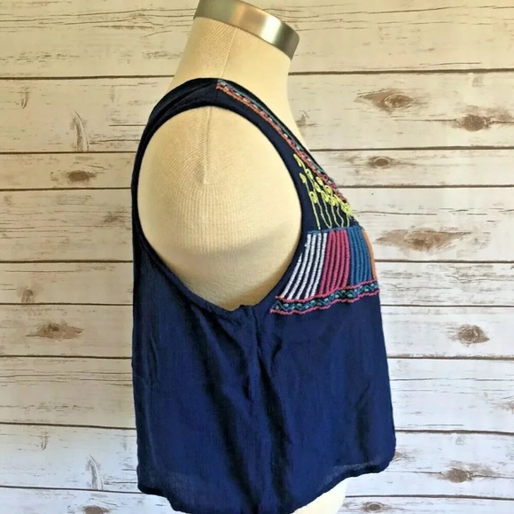 FUN & FLIRT Women Sleeveless Pull-Over Embroidered Blue Crop Top Shirt Sz M NWT - Picture 7 of 11